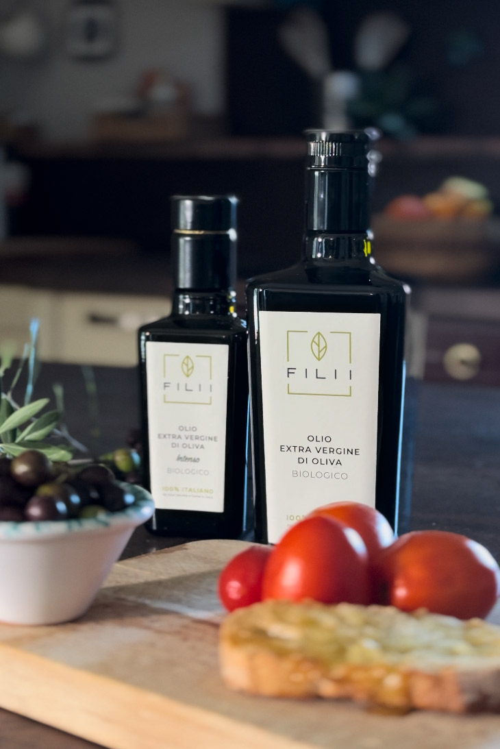 Read more about the article EXTRA VIRGIN OLIVE OIL IN THE KITCHEN: USAGE TIPS AND PAIRINGS