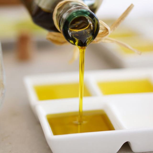 Read more about the article Olive oil vs. seeds oil